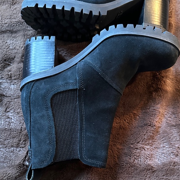 UGG Women's Black Ankle Booties - Picture 6 of 13